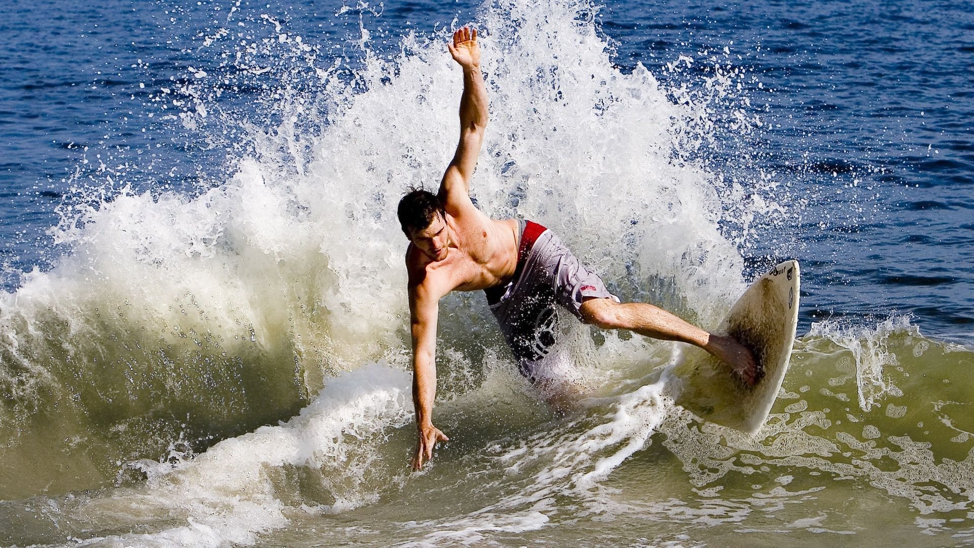 科尔博用坚持与努力书写辉煌篇章，科博莱尔