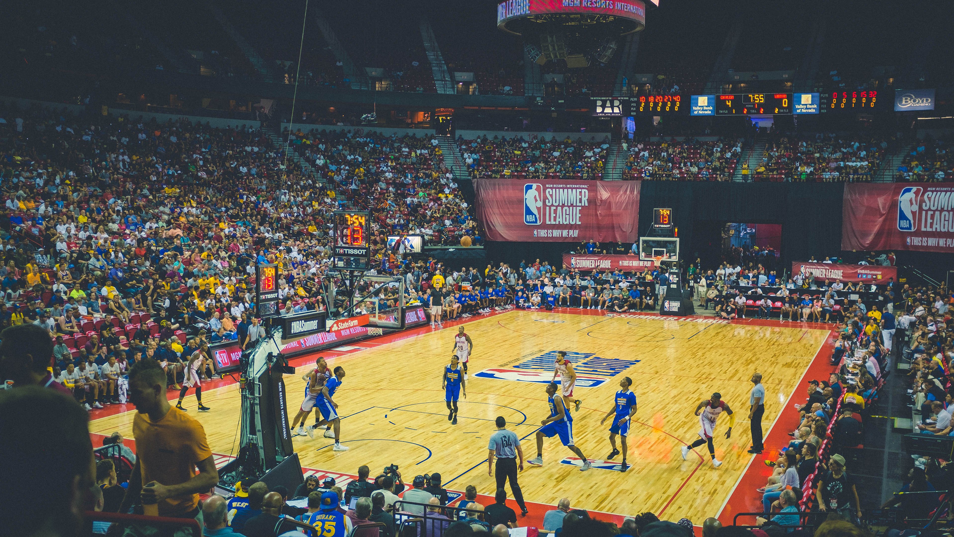 爱游戏app-凯特·道格拉斯决赛亮点频现，凯蒂·道格拉斯多高